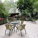 Graf Pueckler 2* برلين