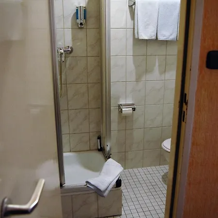 グラフ プックラー 2* ベルリン