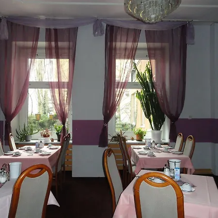 グラフ プックラー ホテル