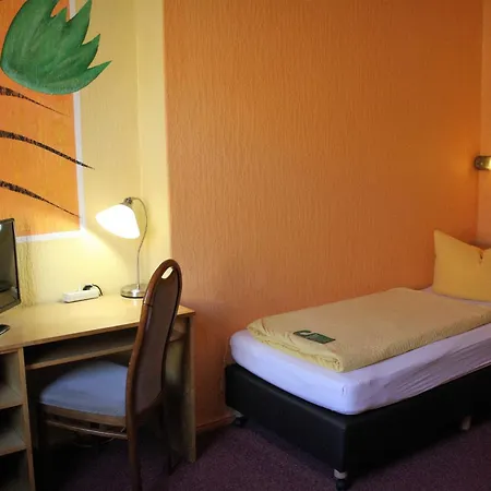 Graf Pueckler 2* برلين