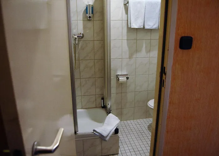 Graf Pueckler 2* برلين